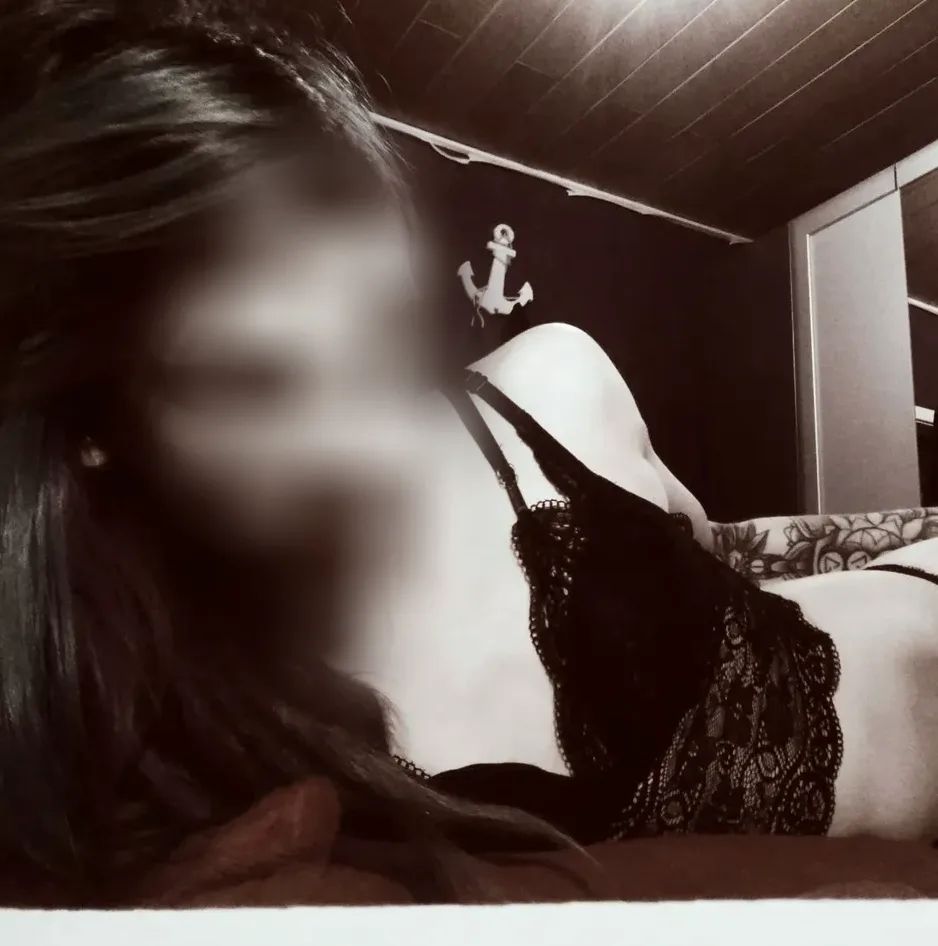 Ada, 27