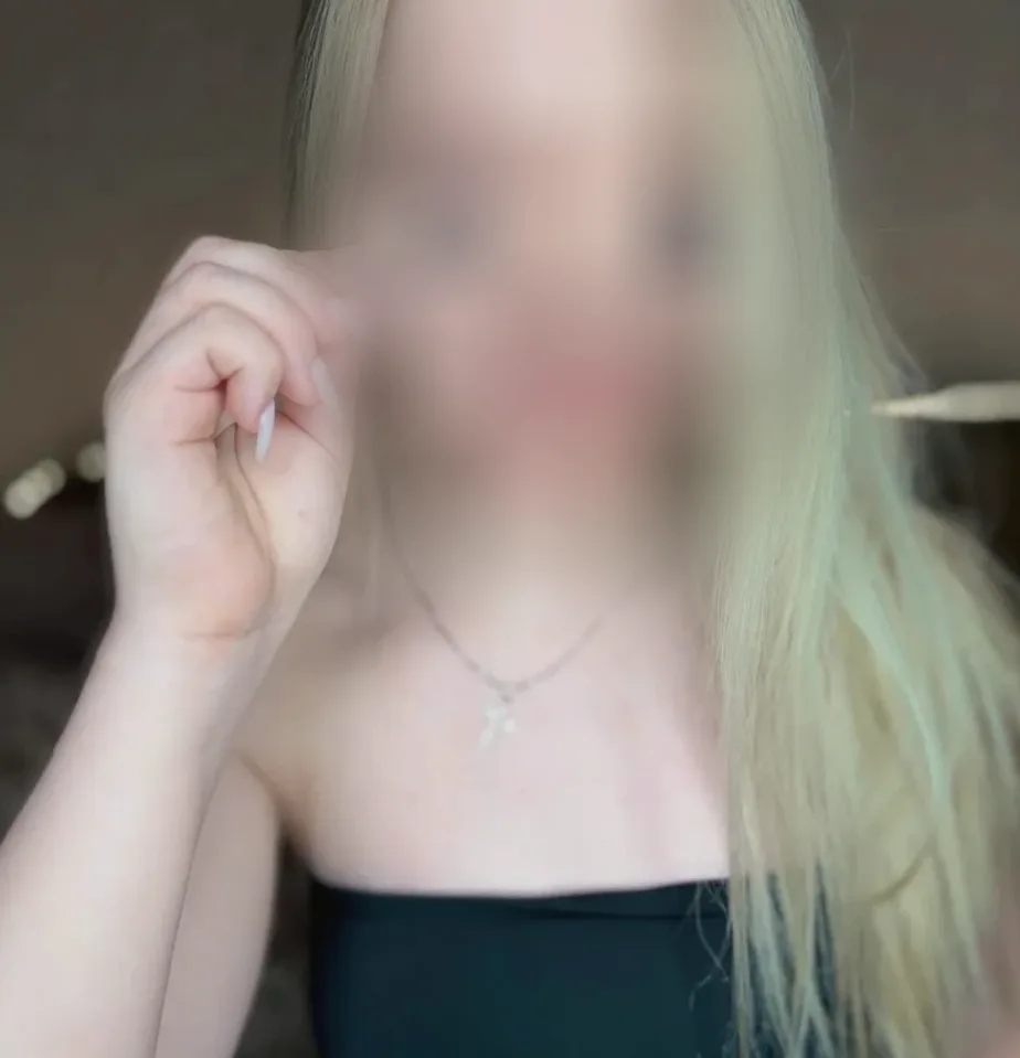 Ailsa, 21
