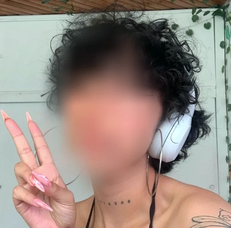 Amber, 26