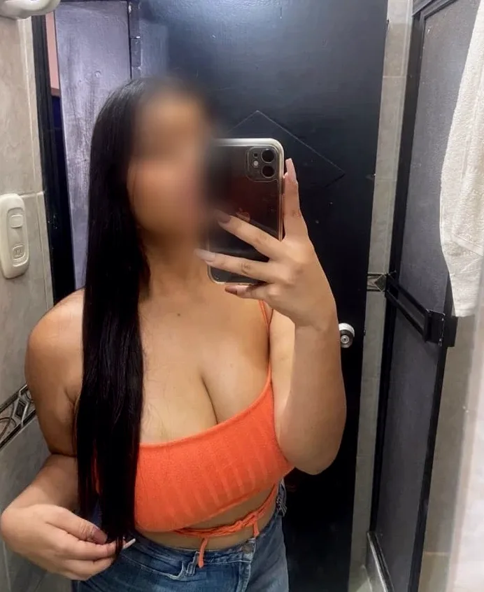 Ewa, 29