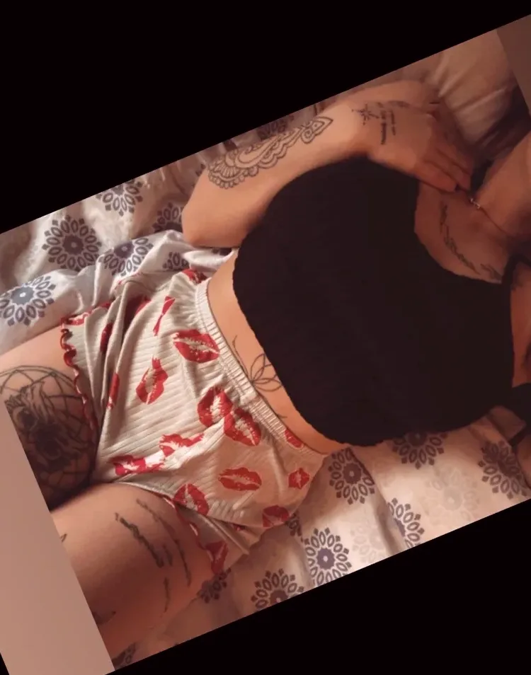 Leanne, 26