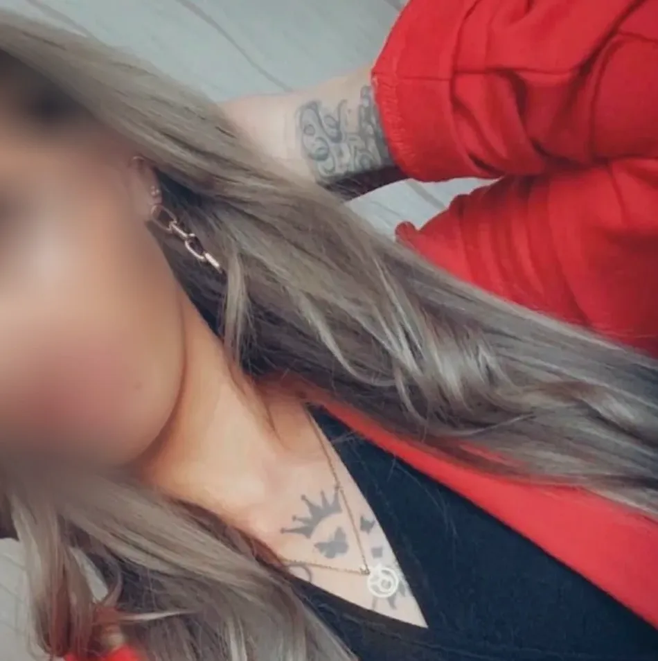 Nour, 32